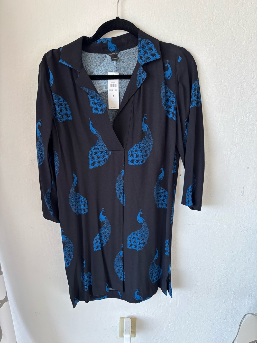 Ann Taylor Blue Peacock Print V-Neck Tunic style Dress, size small